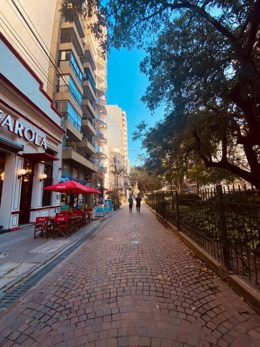 Apartamento De Diseno Con Patio *