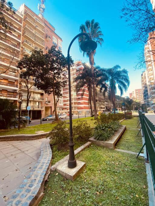 De Diseno Con Patio Apartamento *